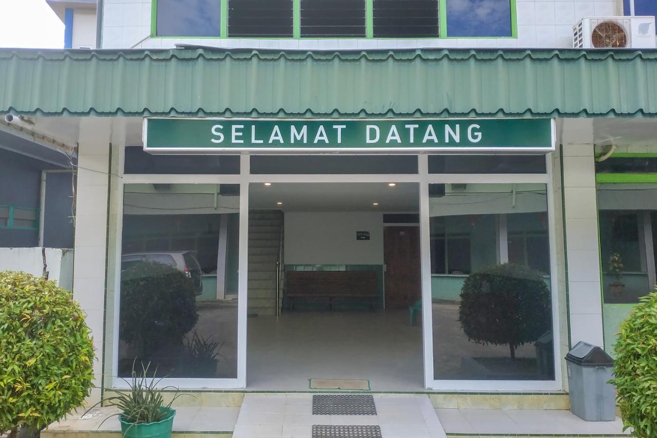 Super Oyo 3098 Hotel Sahabat Baru Singkawang Exteriör bild